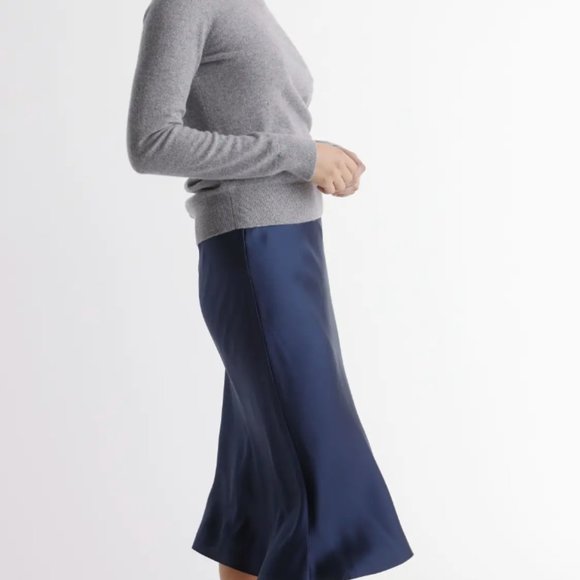 Quince Dresses & Skirts - QUINCE 100% Washable Silk Skirt